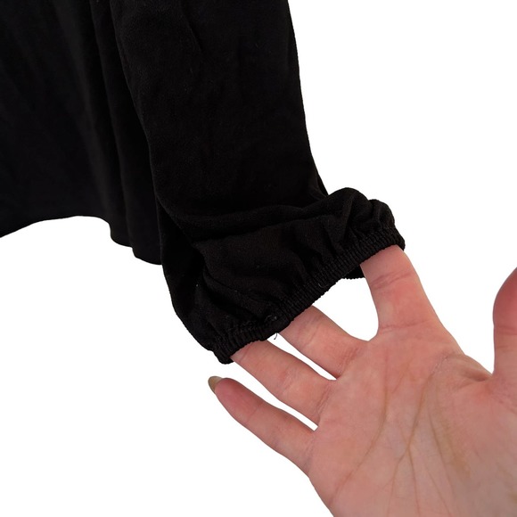 Torrid Black Long Sleeve Cold Shoulder Blouse Sz 2X - Picture 4 of 6